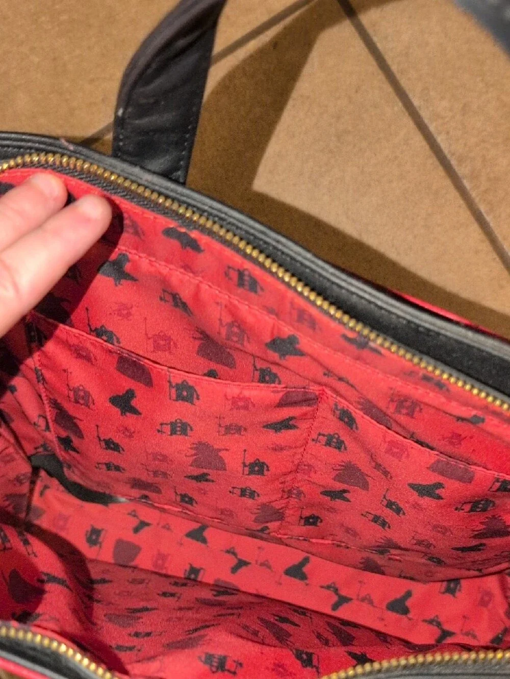 Disney Loungefly Alice In Wonderland Convertible Tote